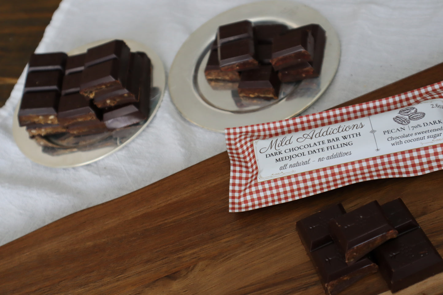 Dark Chocolate Bar with Pecan & Medjool Date Center— 2.6 oz