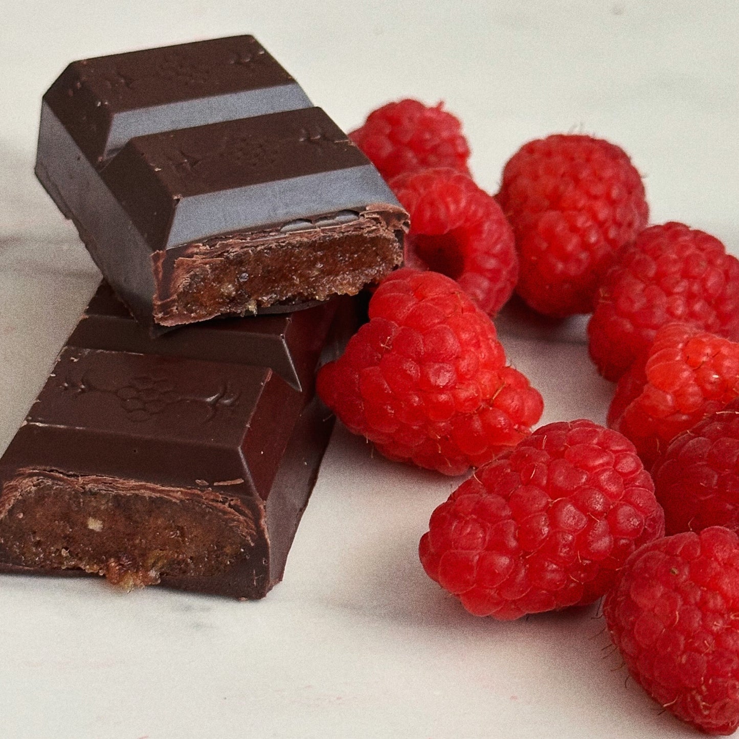 Dark Chocolate Bar with Raspberry & Medjool Date Center— 2.6 oz